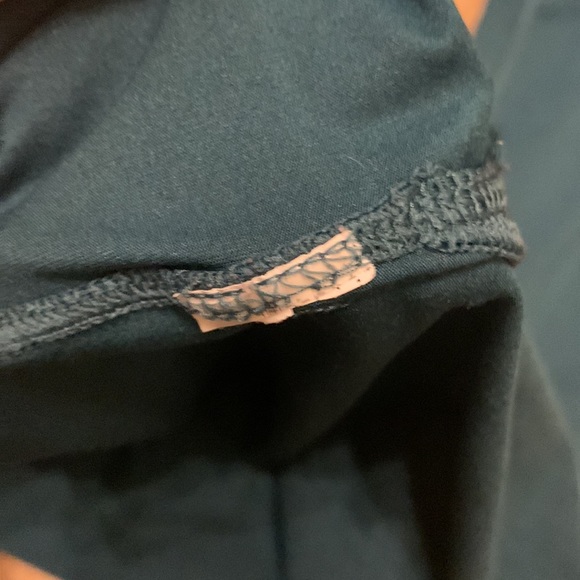 2 workout tops with open backs - Picture 12 of 15